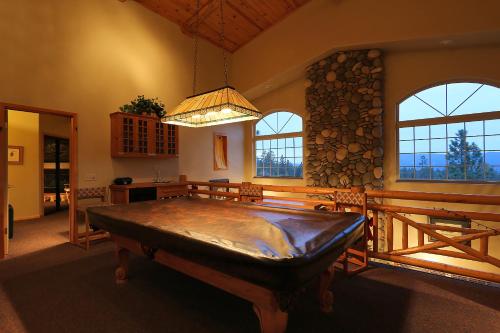 Summit Ski Inn Ski Out in Big Bear Lake, United States