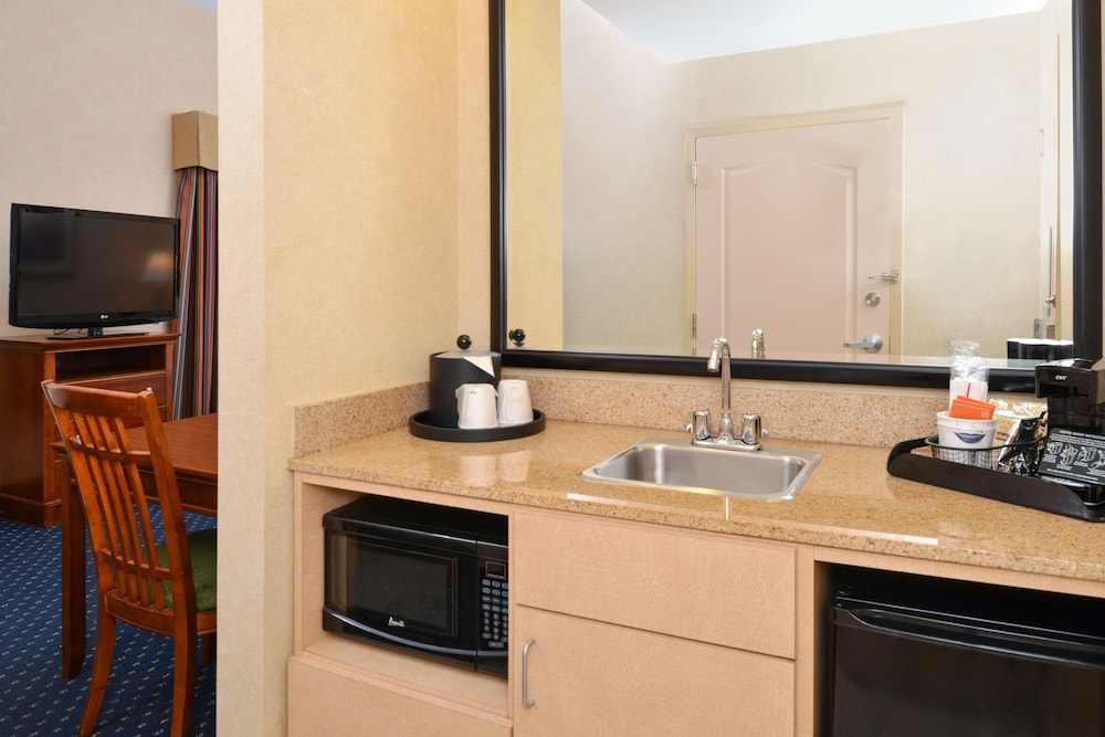 Hampton Inn & Suites Fredericksburg South - photo 30