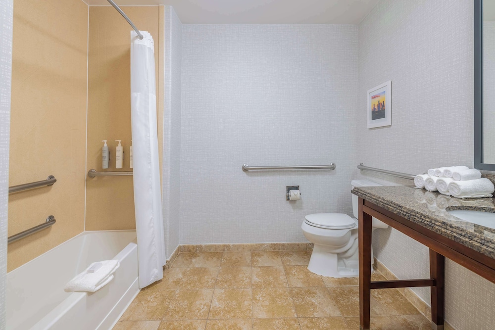 Hampton Inn & Suites Brenham - photo 25
