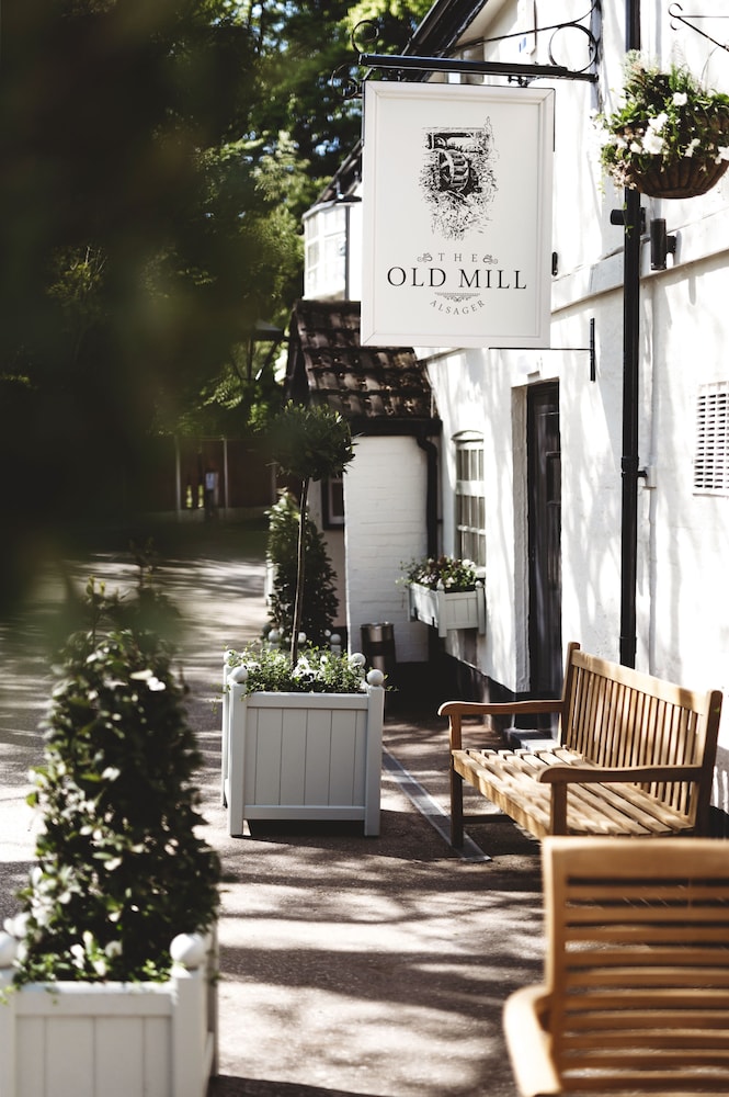 The Old Mill Inn — hotel in Stoke-On-Trent