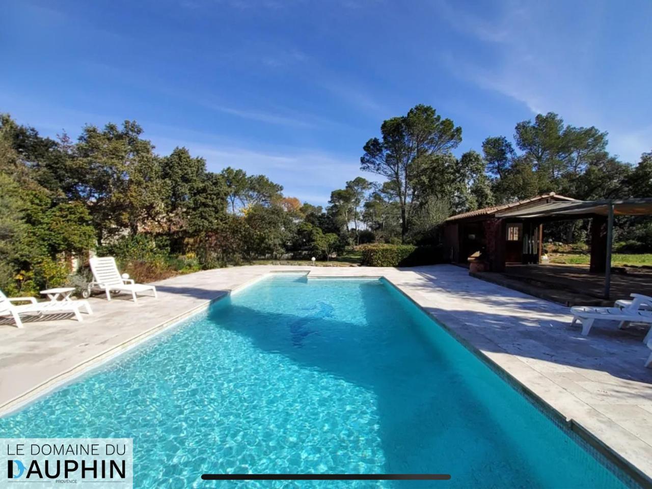Domaine du Dauphin Villa Hyeres Toulon — 4-Star Luxury Hotel in Cuers, France