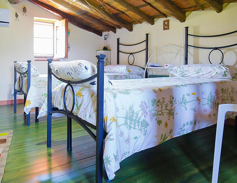 Holiday Home Sicily near Mount Etna — 4-Star Luxury Hotel in Castiglione Di Sicilia, Italy