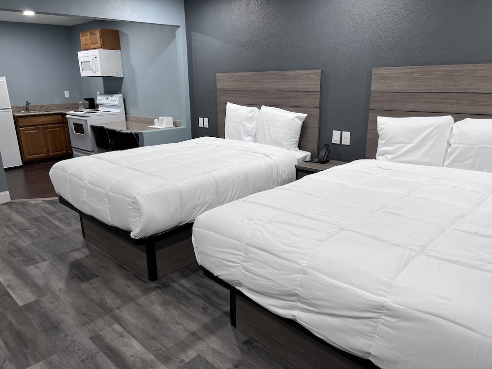 Surf City Inn and Suites - photo 22