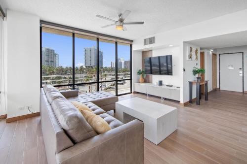 Oceanfront Haven with SpaceX Views — 4-Star Luxury Hotel in South Padre Island, United States