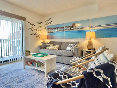 Beachfront with heated pool 60 seconds to beach — 4-Star Luxury Hotel in Cocoa Beach, United States