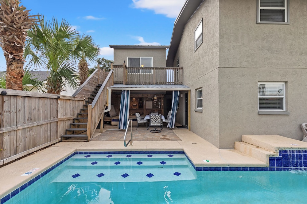 128 Kelly St Beachy Keen — 4-Star Luxury Hotel in Panama City Beach, United States
