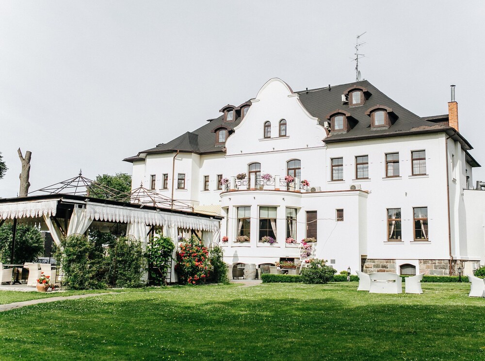 Usadba Hotel — hotel in Orlovka