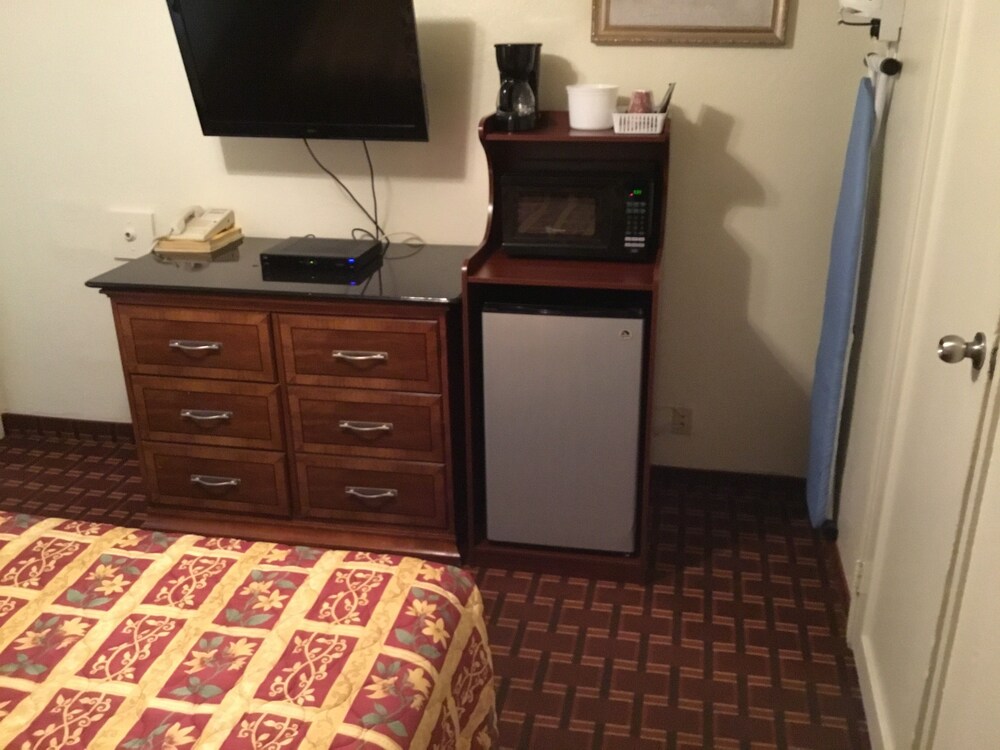 Jerry's Motel Oakdale - photo 18