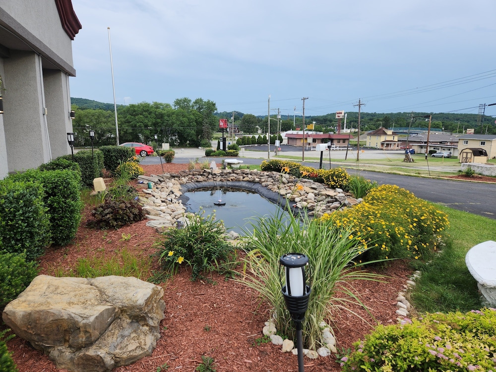 Red Roof Inn New Stanton - photo 29