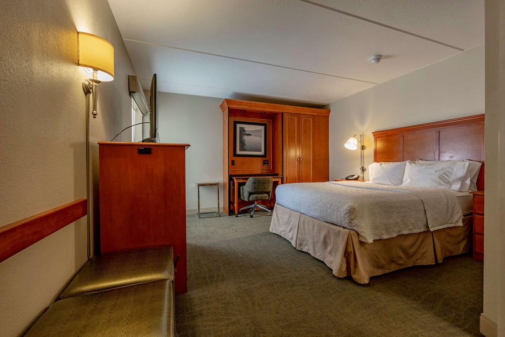 Hampton Inn Wheeling - photo 21
