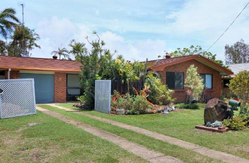 4 Jacques Court — Bargara — photo 3