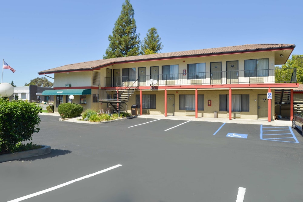 Atascadero Inn - photo 38