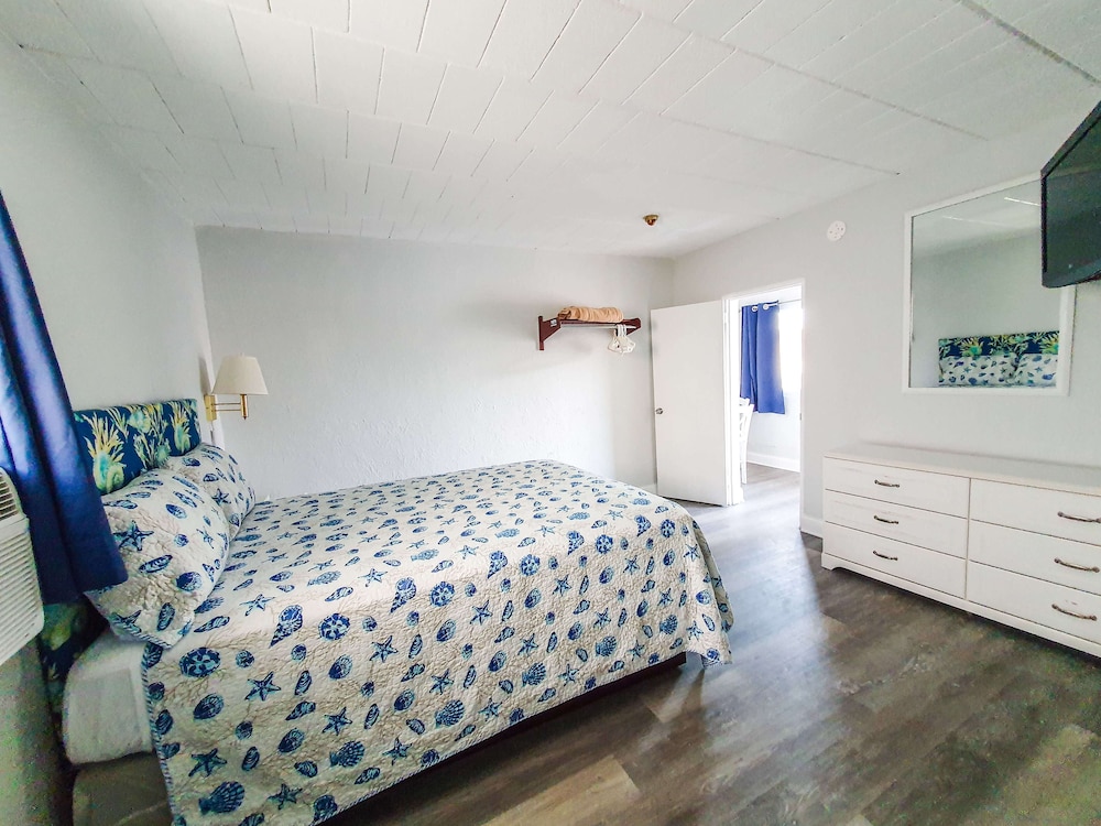 The Coral Sands Motel - photo 7