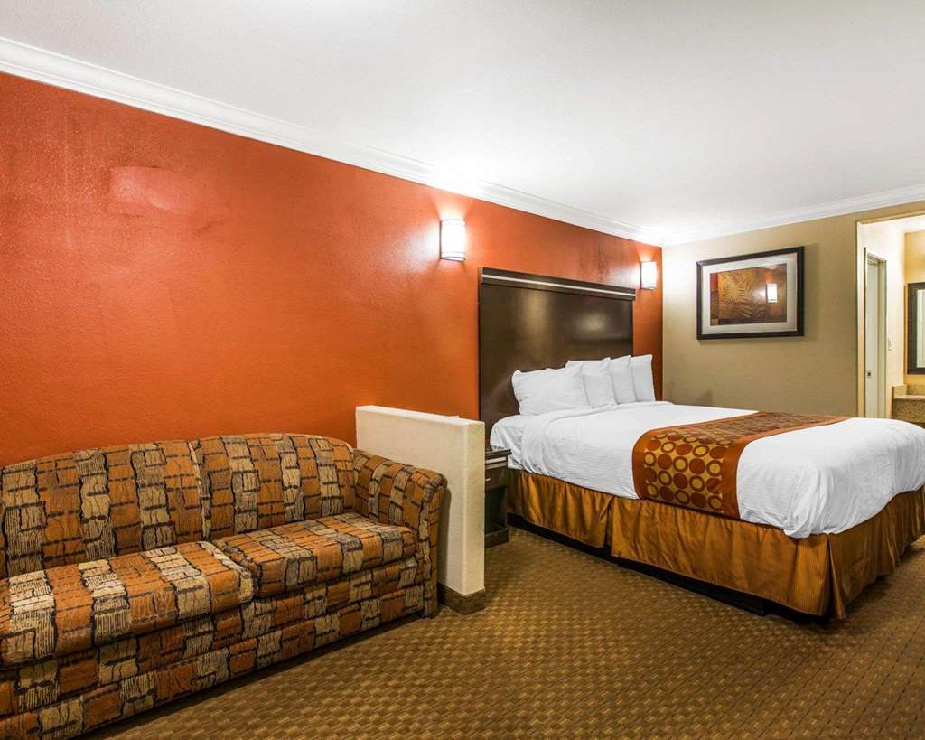 Rodeway Inn & Suites Corona - photo 24