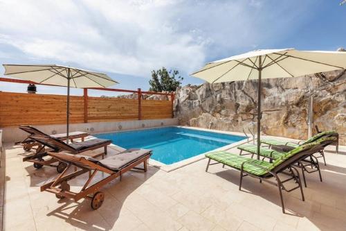 Luxury villa Liberta near Split private pool — 4-Star Luxury Hotel in Podstrana, Croatia