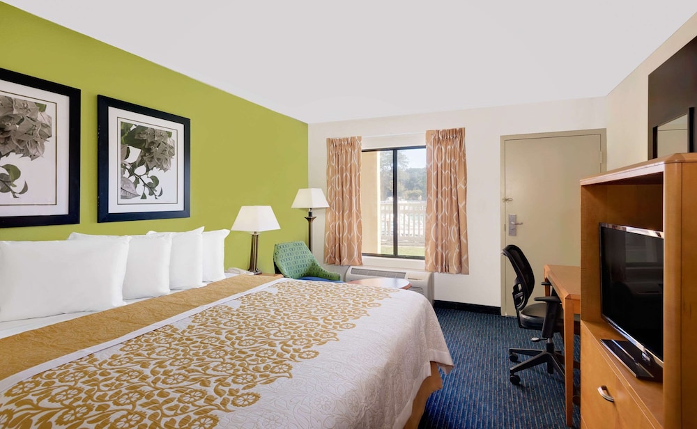 Days Inn by Wyndham Easton - photo 9