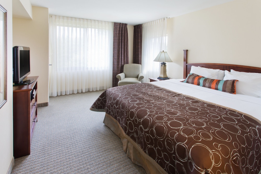 Staybridge Suites Everett Paine Field an IHG Hotel - photo 2