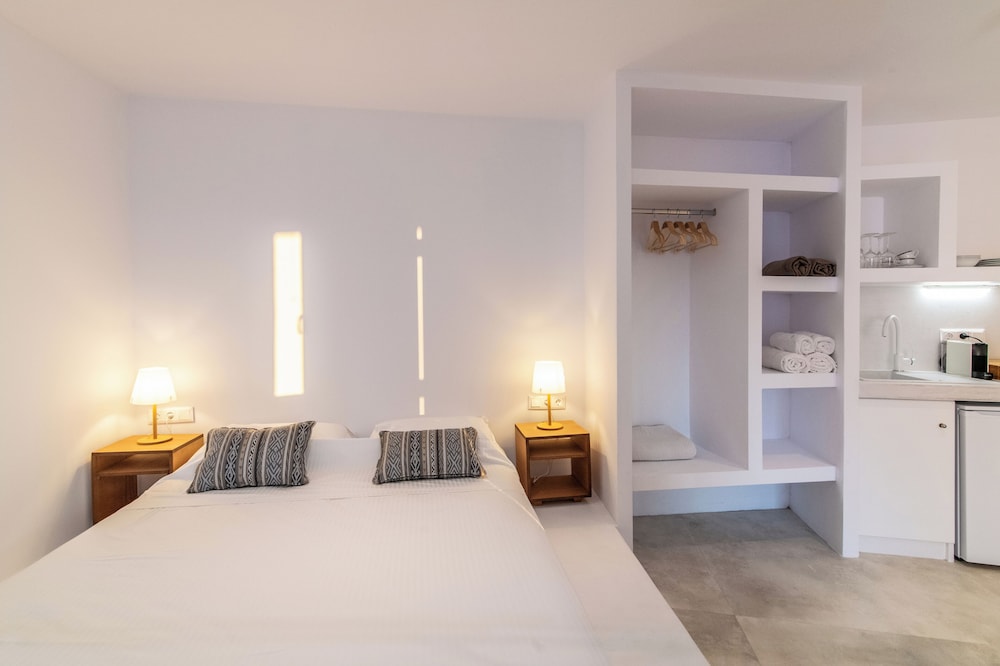 Blu Dot Tinos by TinosHost in Tinos, Greece