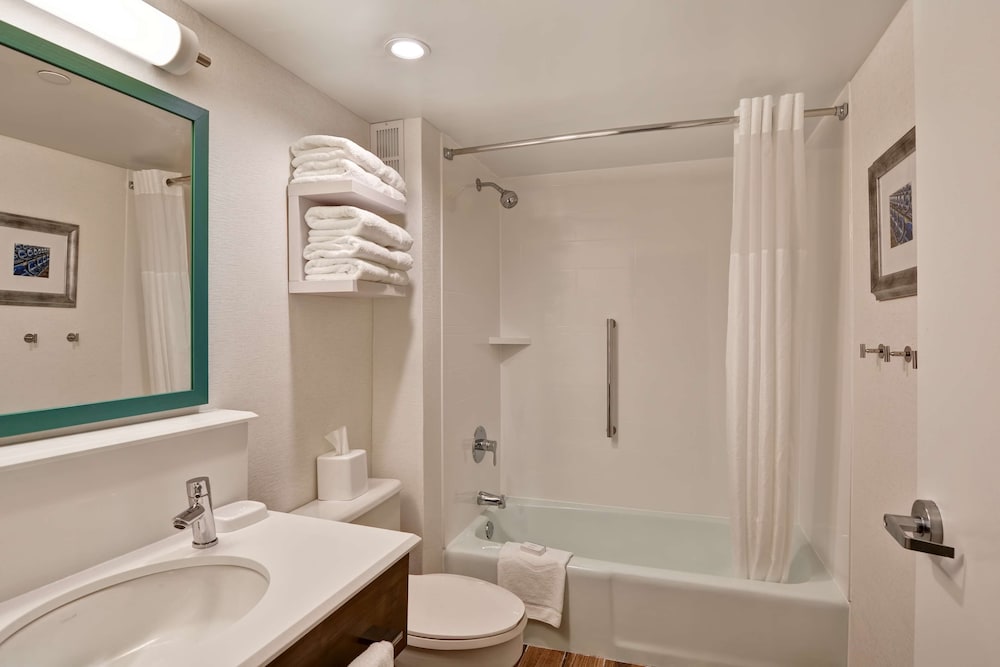 Hampton Inn State College - photo 18