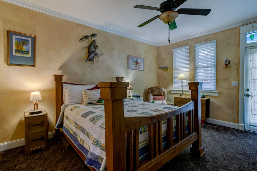 Anchor Inn NSB Bed & Breakfast - photo 15