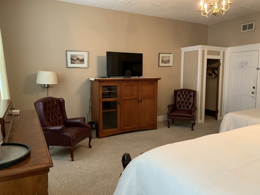 The Hotel Belvidere - photo 4