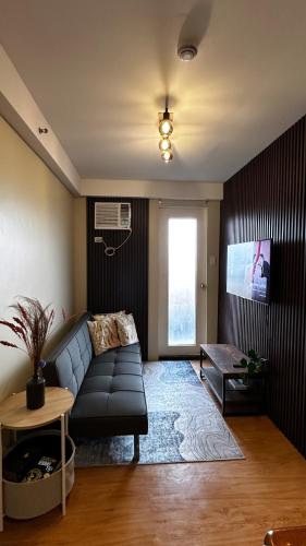 Minimalist 1 bedroom condo unit CASA TIMMY — 4-Star Luxury Hotel in Davao, Philippines