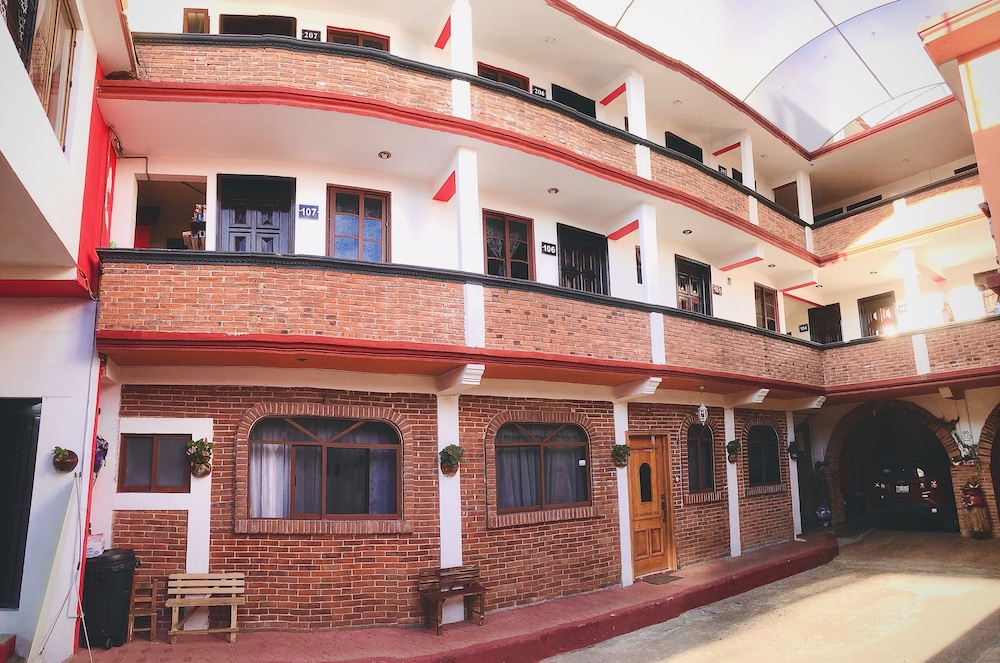 Hotel Gran Manzana in Zacatlan, Mexico