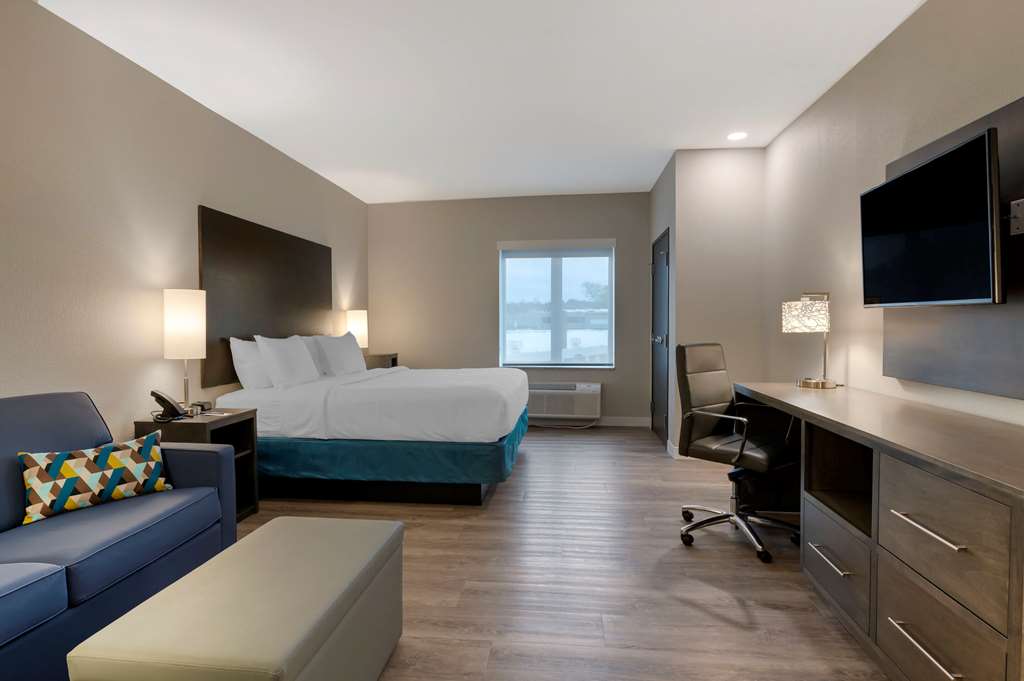 MainStay Suites Cincinnati University Uptown - photo 9