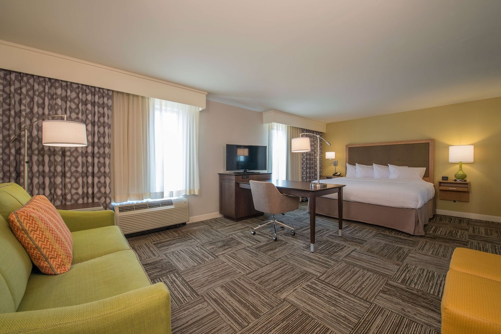 Hampton Inn Waynesboro - photo 11