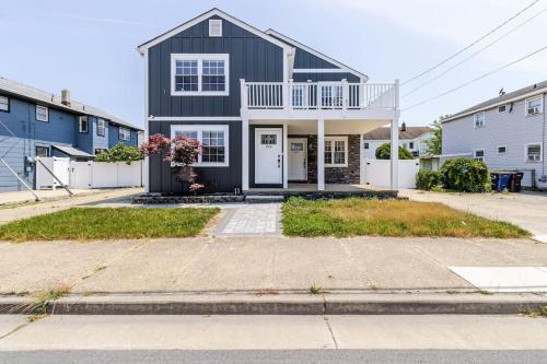Charming 3BR Condo Near Ventnor Beach — 4-Star Luxury Hotel in Ventnor City, United States