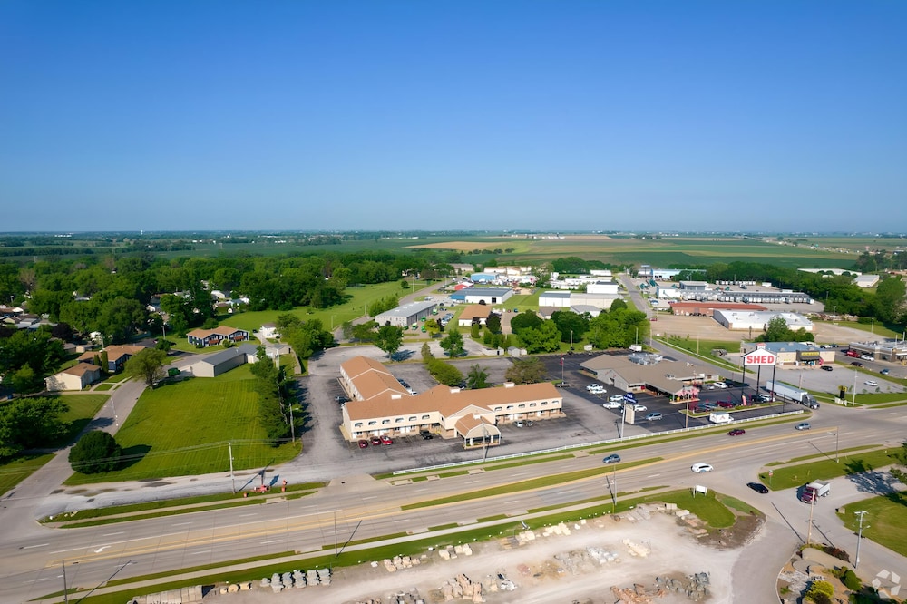I 80 Inn & Suites - photo 18