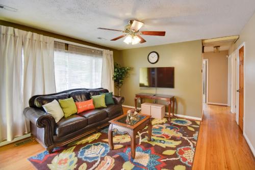 5 Mi To Dtwn Pet Friendly Gem With Yard In Hampton — Hampton