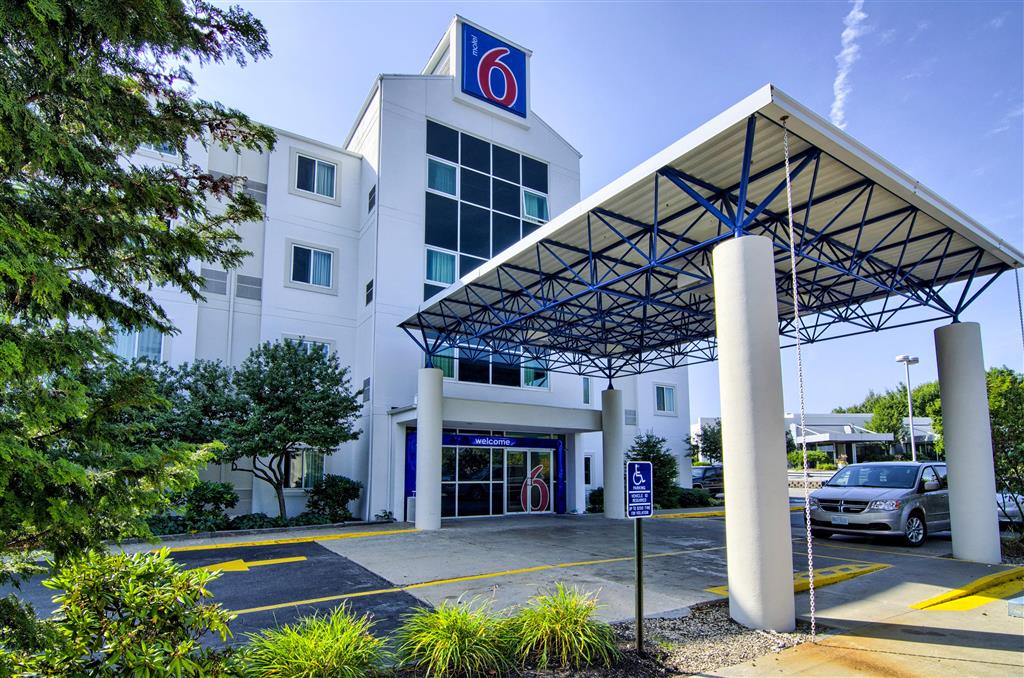 Motel 6 Portsmouth NH - featured photo