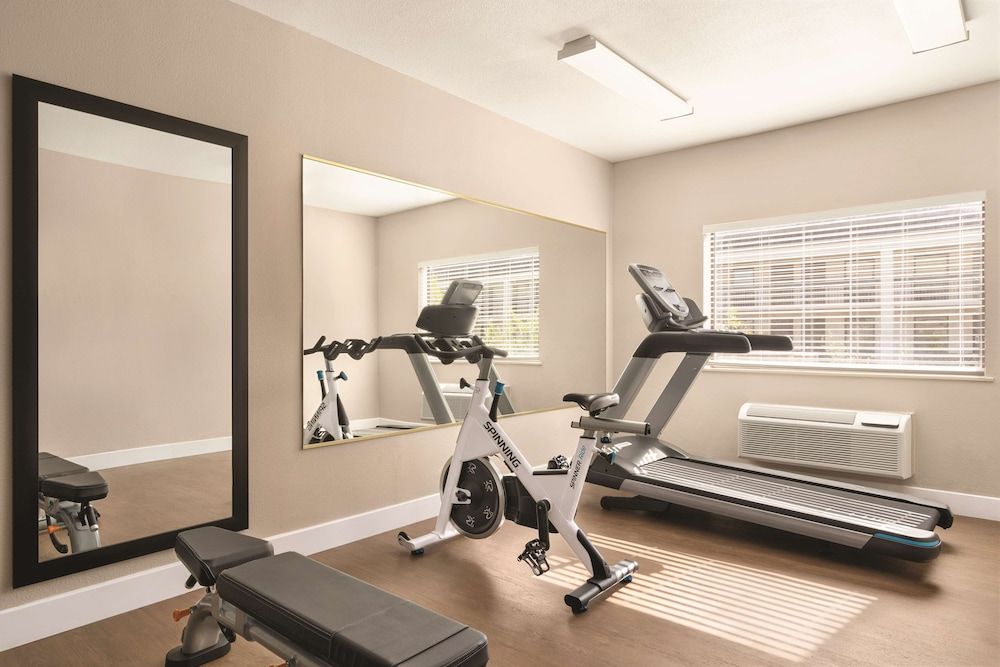 Baymont Inn and Suites by Wyndham The Woodlands - photo 10