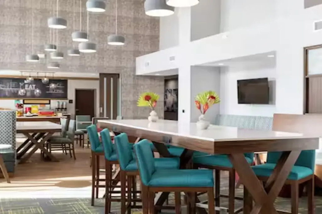 Hampton Inn By Hilton Santa Clarita Valencia - photo 2