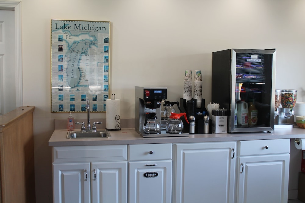 American Host Inn - photo 27