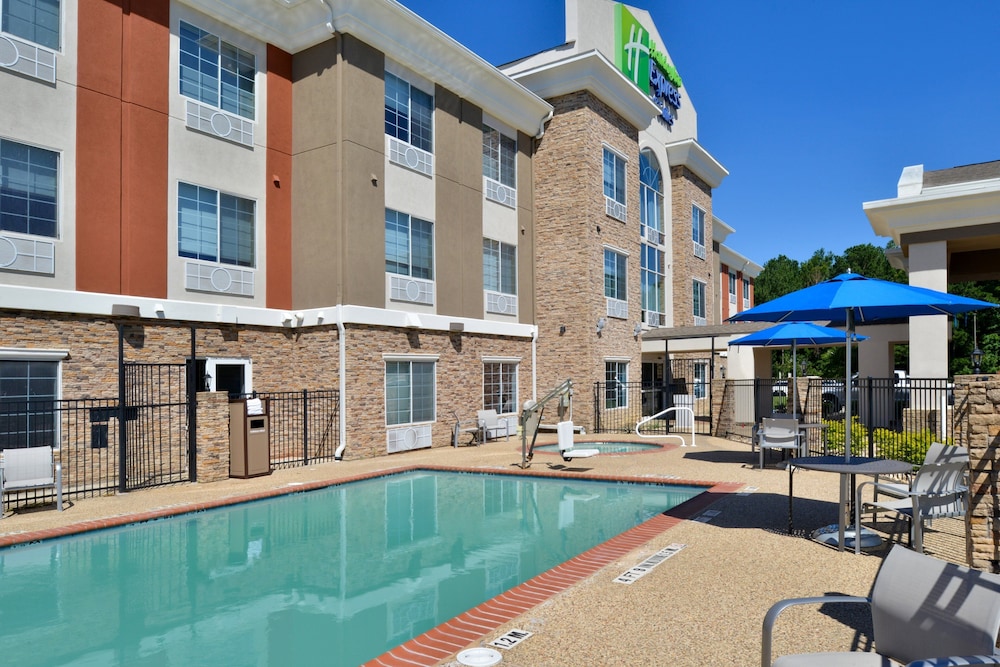 Holiday Inn Express & Suites Carthage by IHG - photo 54
