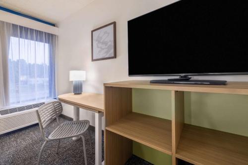 Spark by Hilton Clarks Summit - photo 35