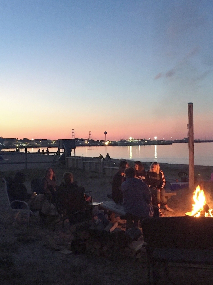 Beachcomber of Mackinaw - photo 86