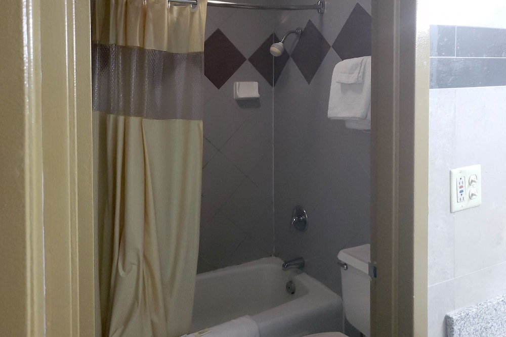 Usa Inn - photo 20