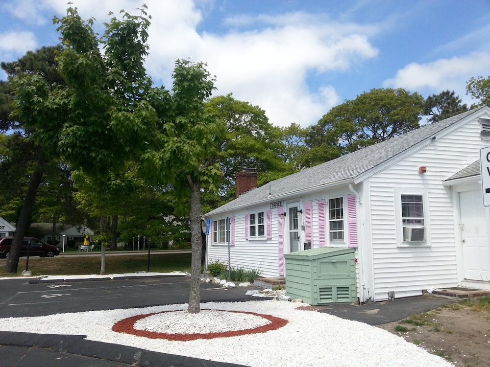 Bass River Motel - photo 37