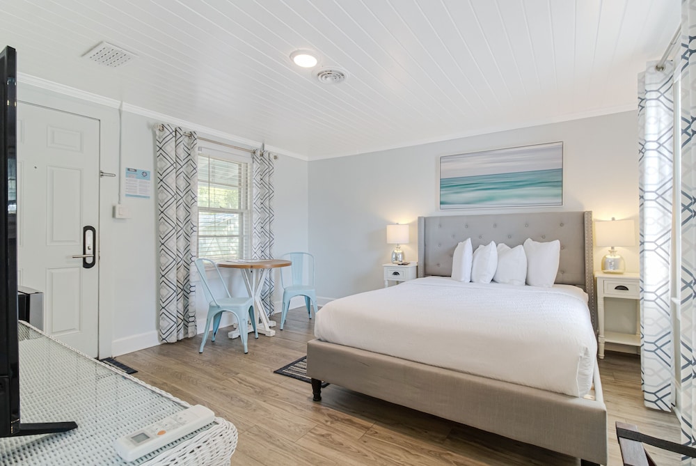 The Inn at River Oaks - photo 27