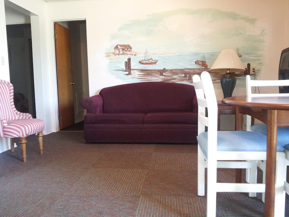 Ocean Avenue Inn - photo 21