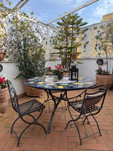 Attico Le Castelline — 4-Star Luxury Hotel in Rome, Italy