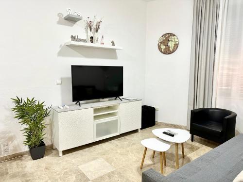 Apartamento acogedor y moderno en pleno centro de Sevilla con Parking Gratis — 4-Star Luxury Hotel in Sevilla, Spain