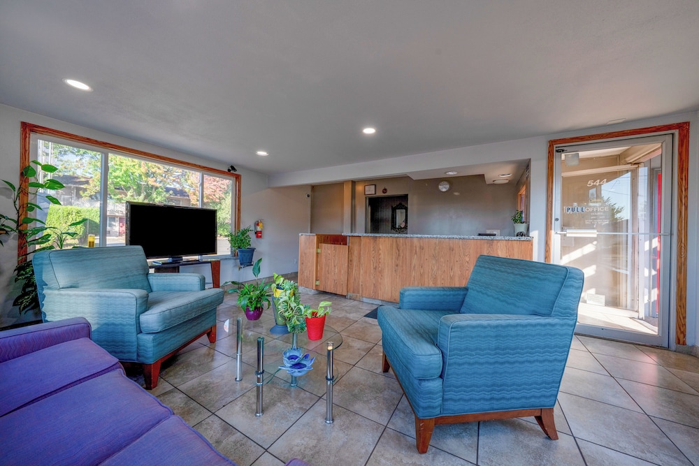 Rama Inn Motel and RV Park - photo 4