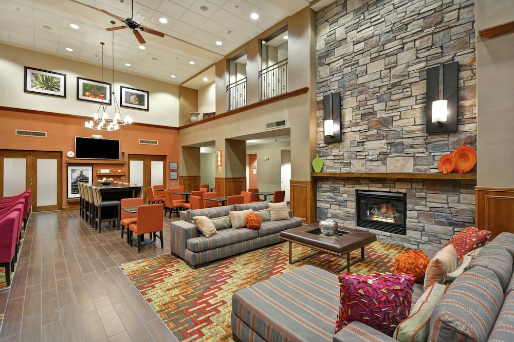 Hampton Inn & Suites Yuma - photo 2