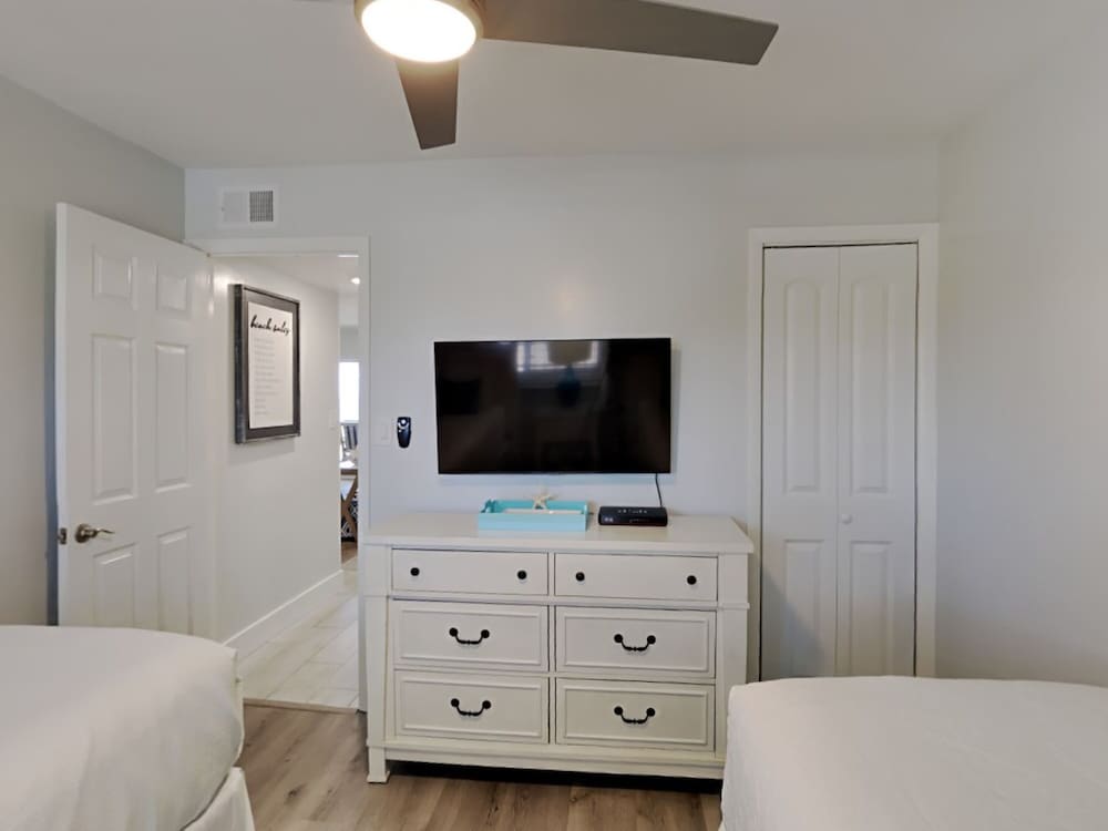 Driftwood Towers #1F by Southern Vacation Rentals - photo 3