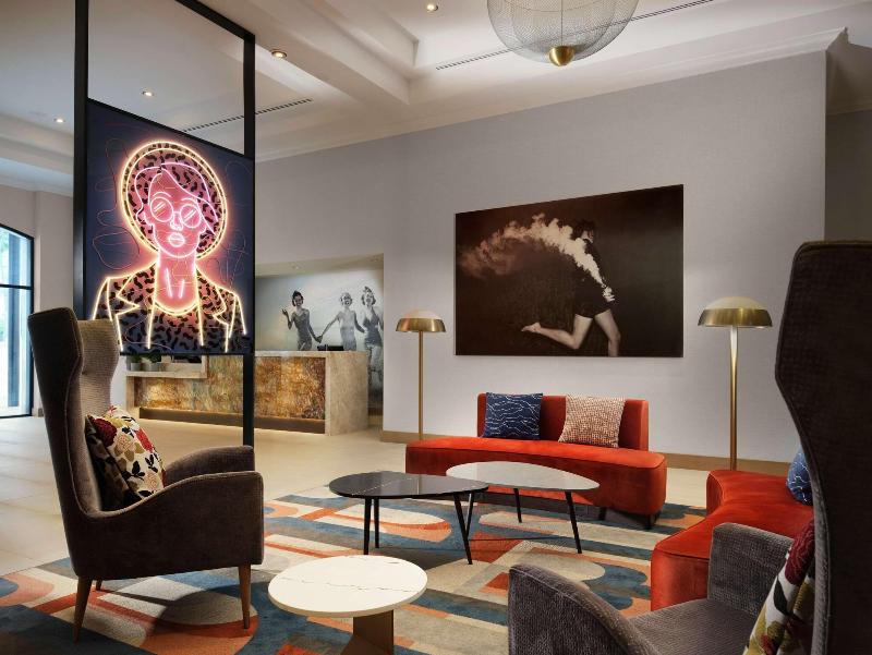 Hotel Zessa Orange County Airport a DoubleTree by Hilton - photo 13