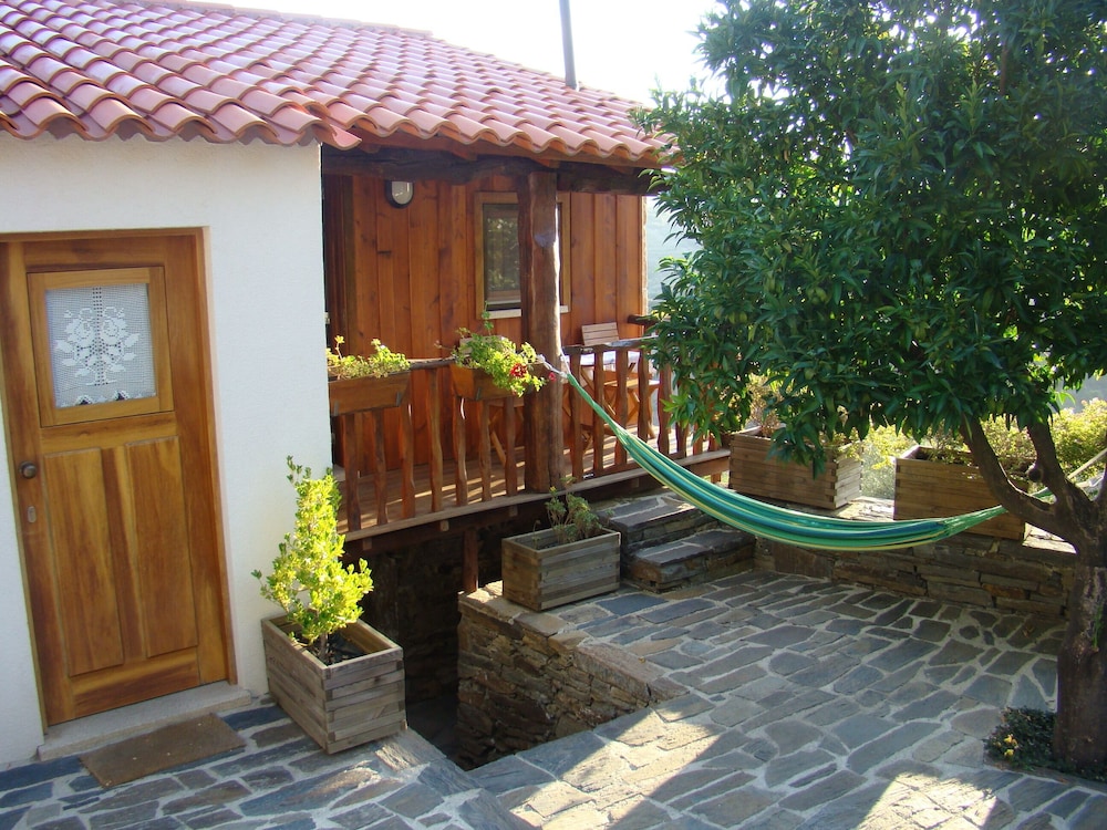 Bairro do Casal Turismo d'Aldeia — hotel in Vila Nova De Foz Coa